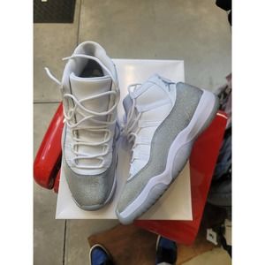 Jordan 11 metallic size 9.5